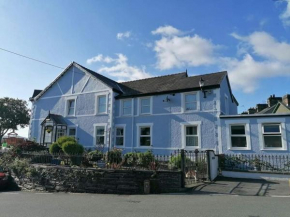 Hotels in Penrhyndeudraeth